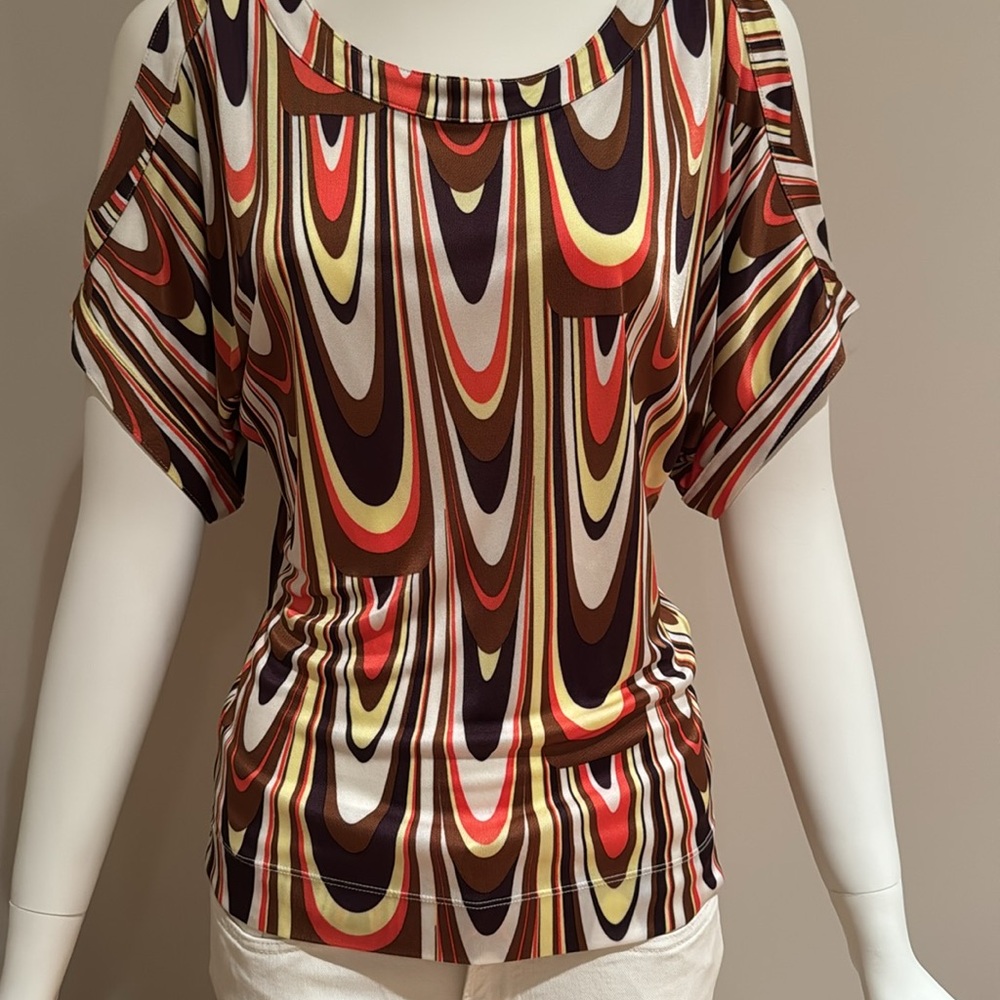 NWOT MISSONI BODY HUGGING SPLIT SLEEVE PRINT TOP SILKY FABRICATION SIZE XS